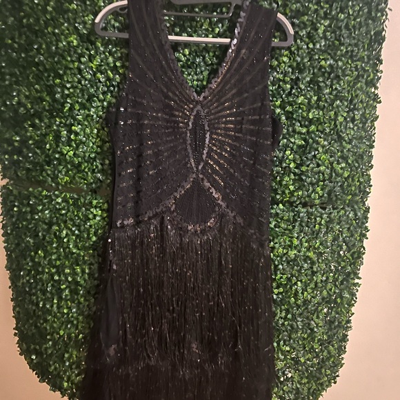 Flapper style dress in all black. Size large. ZIP side. - Picture 3 of 11